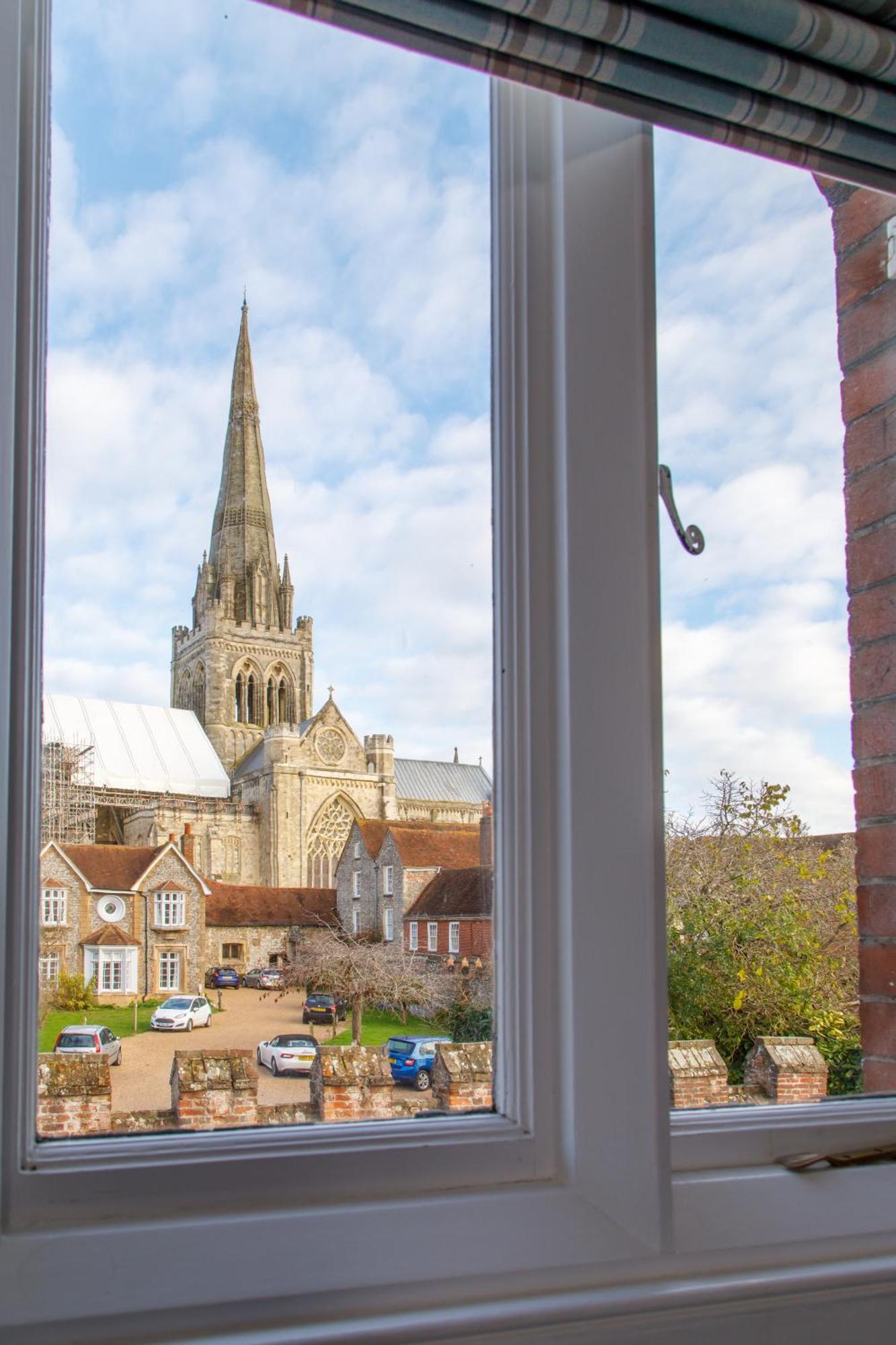 4 Canon Lane Chichester Exterior photo