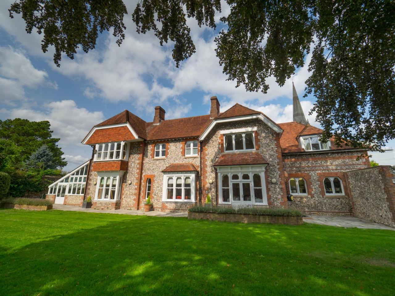 4 Canon Lane Chichester Exterior photo